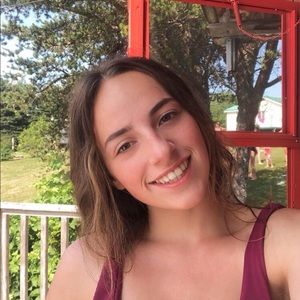 Meet your Posher, Michaela